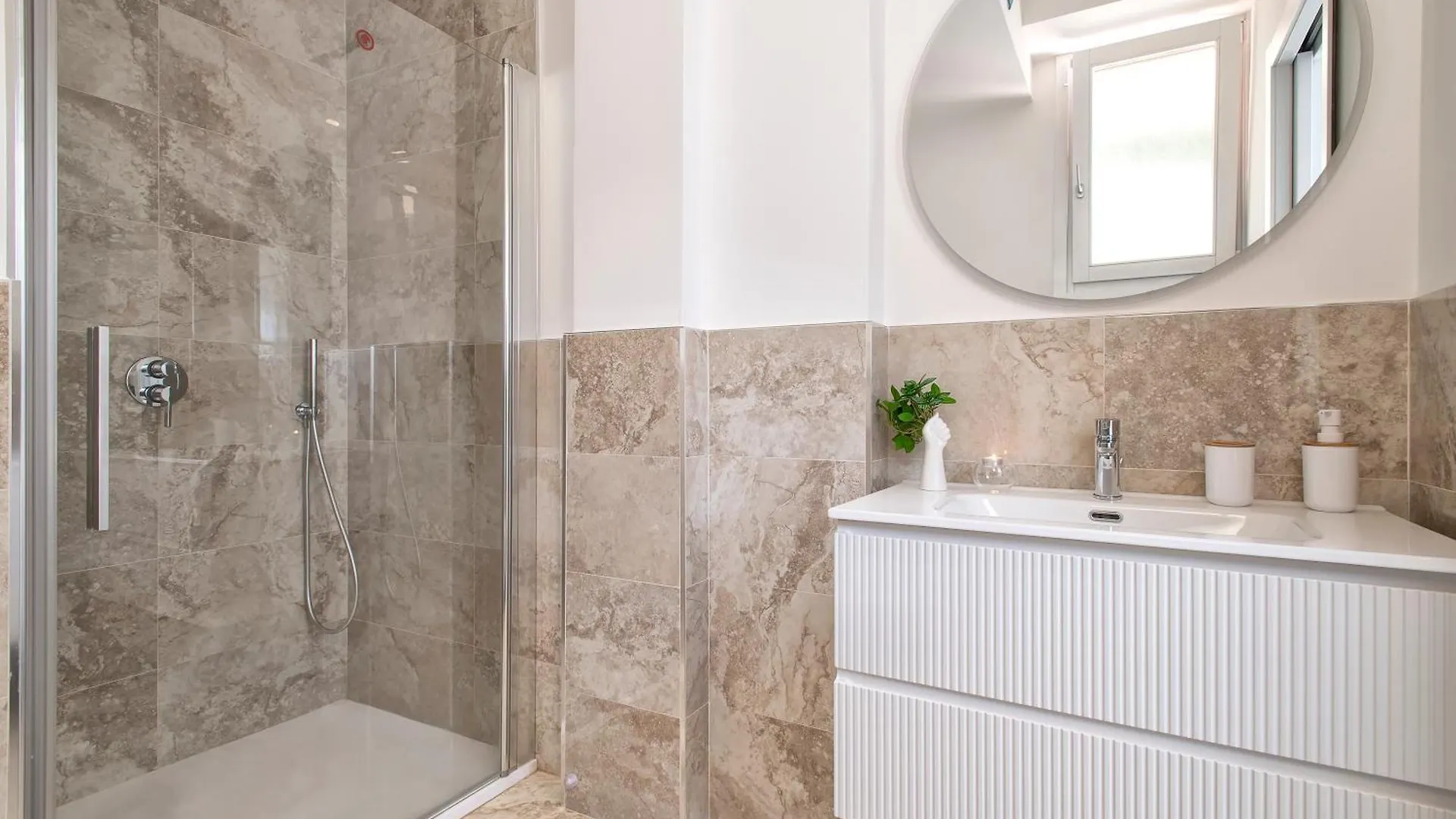 Luxury House Olbia Center With Private Garden Apartment