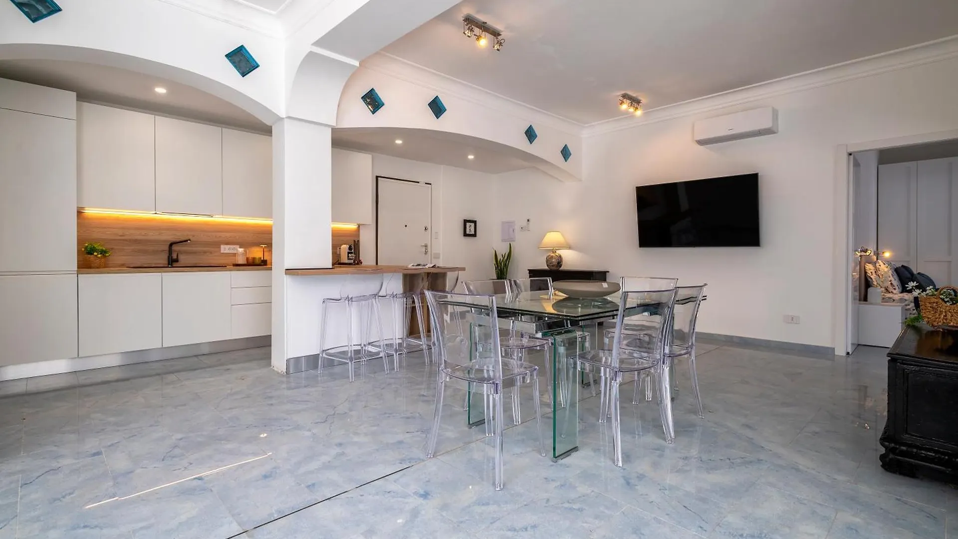 Luxury House Olbia Center With Private Garden Apartment