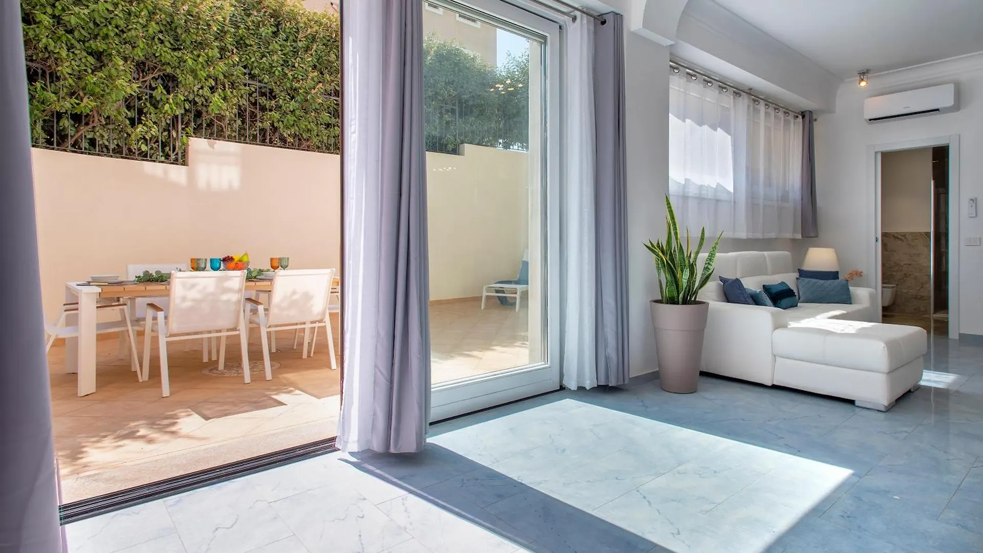 Luxury House Olbia Center With Private Garden Apartment